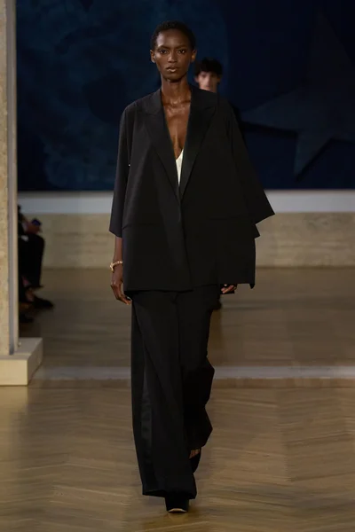 Look 5